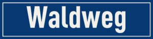Straßenschild Waldweg